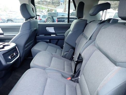 Used 2025 Ford Expedition Active image 19