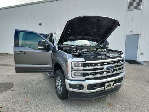 Used 2025 Ford F250 Lariat AWD/4WD image 12