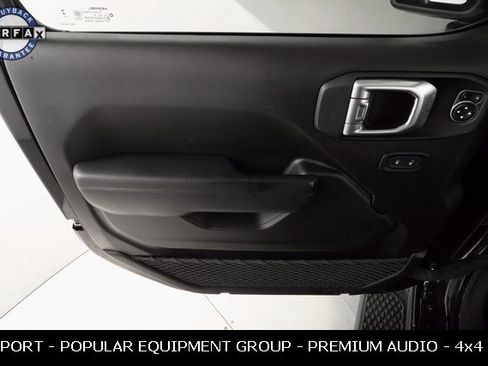 Used 2023 Jeep Gladiator Sport image 16