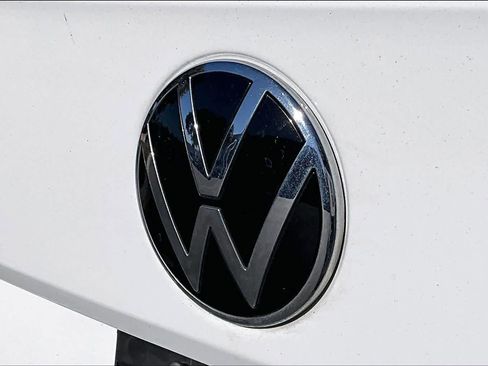 Used 2023 Volkswagen Taos SE w/ Panoramic Sunroof Package image 33
