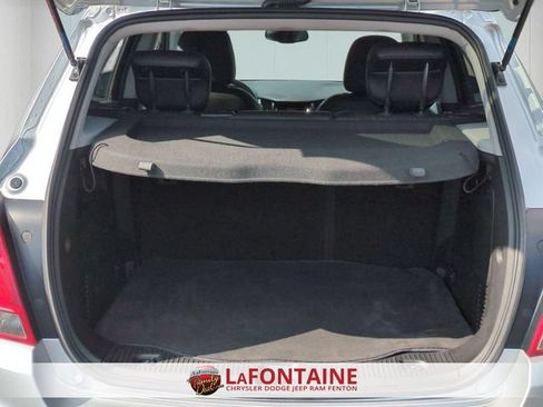 Used 2020 Chevrolet Trax LT w/ LT Convenience Package FWD image 28