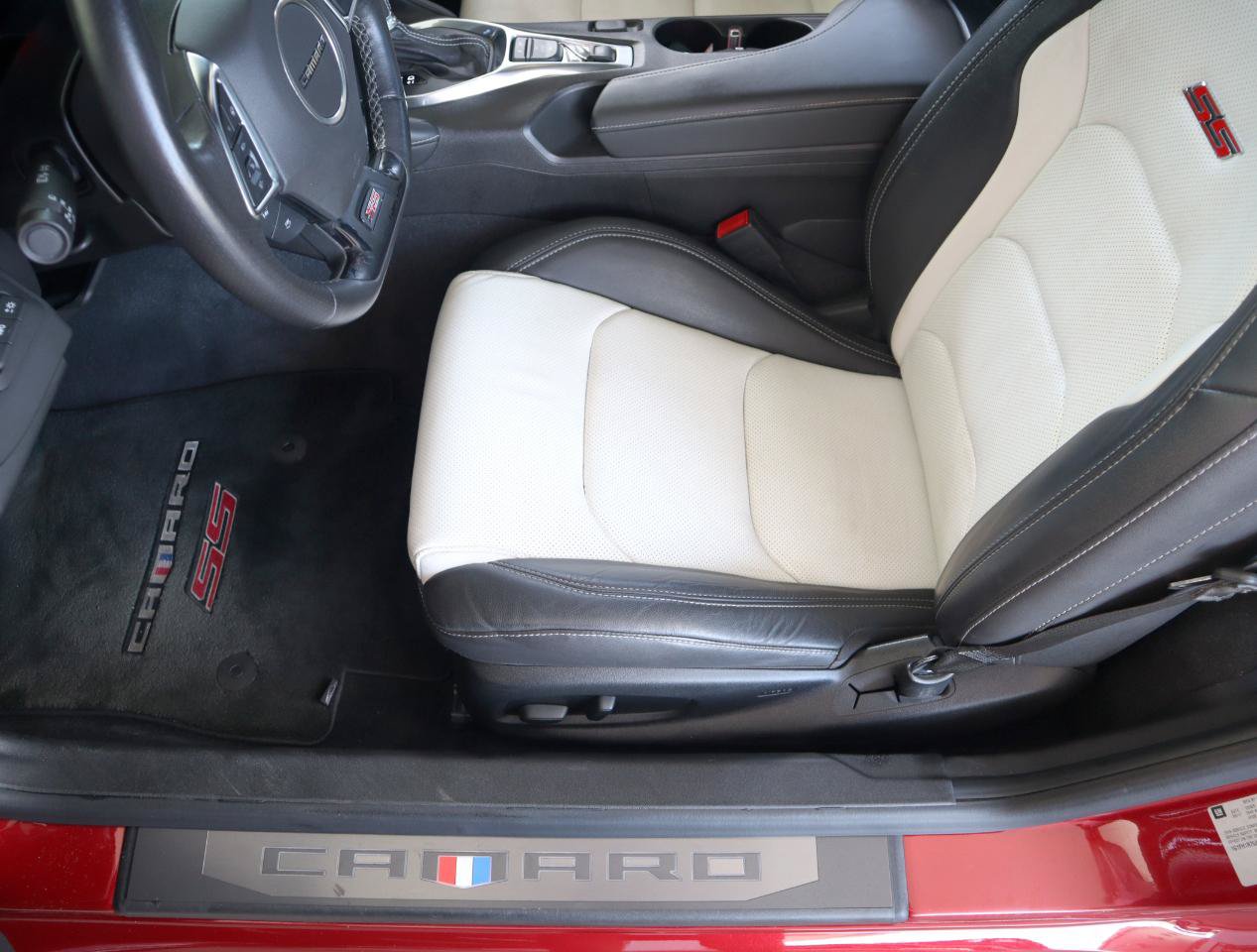Used 2018 Chevrolet Camaro SS RWD image 45