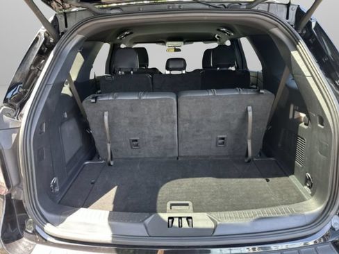 Used 2025 Ford Explorer ST-Line w/ ST-Line Street Pack AWD/4WD image 19