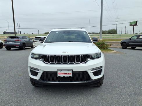 Used 2025 Jeep Grand Cherokee Limited image 3