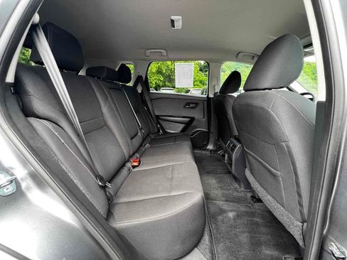 Used 2023 Nissan Rogue S image 17