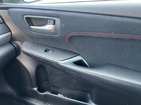 Used 2016 Toyota Camry XSE image 9