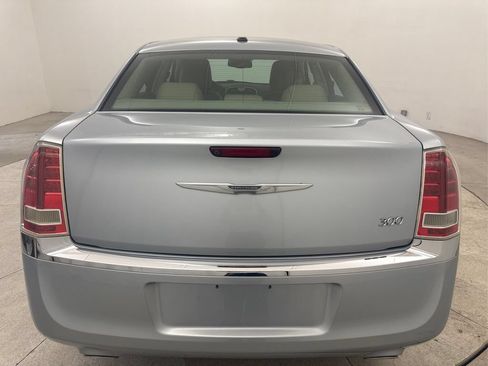 Used 2013 Chrysler 300 RWD image 22