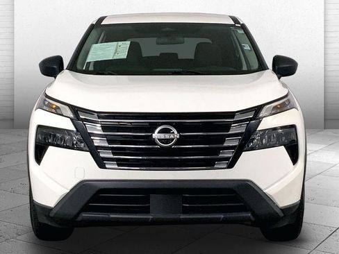 Used 2024 Nissan Rogue S AWD/4WD image 2