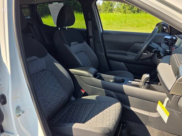 Used 2026 Nissan Kicks SV FWD image 16
