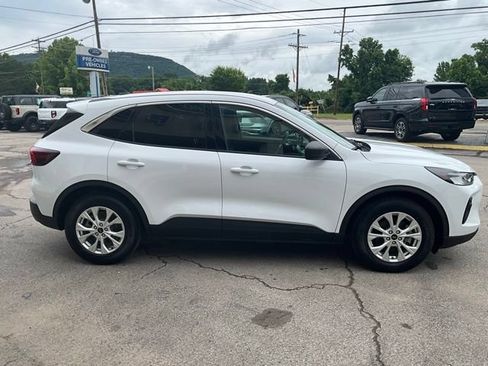 Used 2023 Ford Escape Active w/ Cold Weather Package FWD image 3