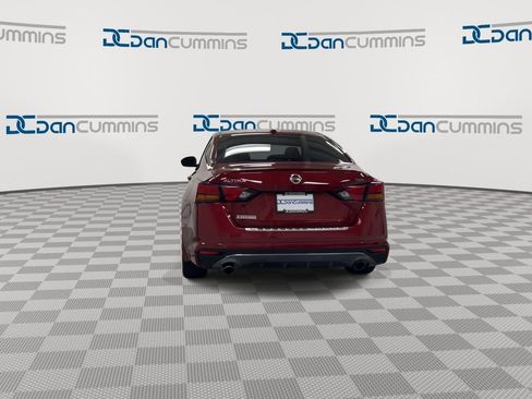 Used 2022 Nissan Altima 2.5 SR FWD image 7
