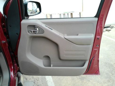 Used 2018 Nissan Frontier SV RWD image 19