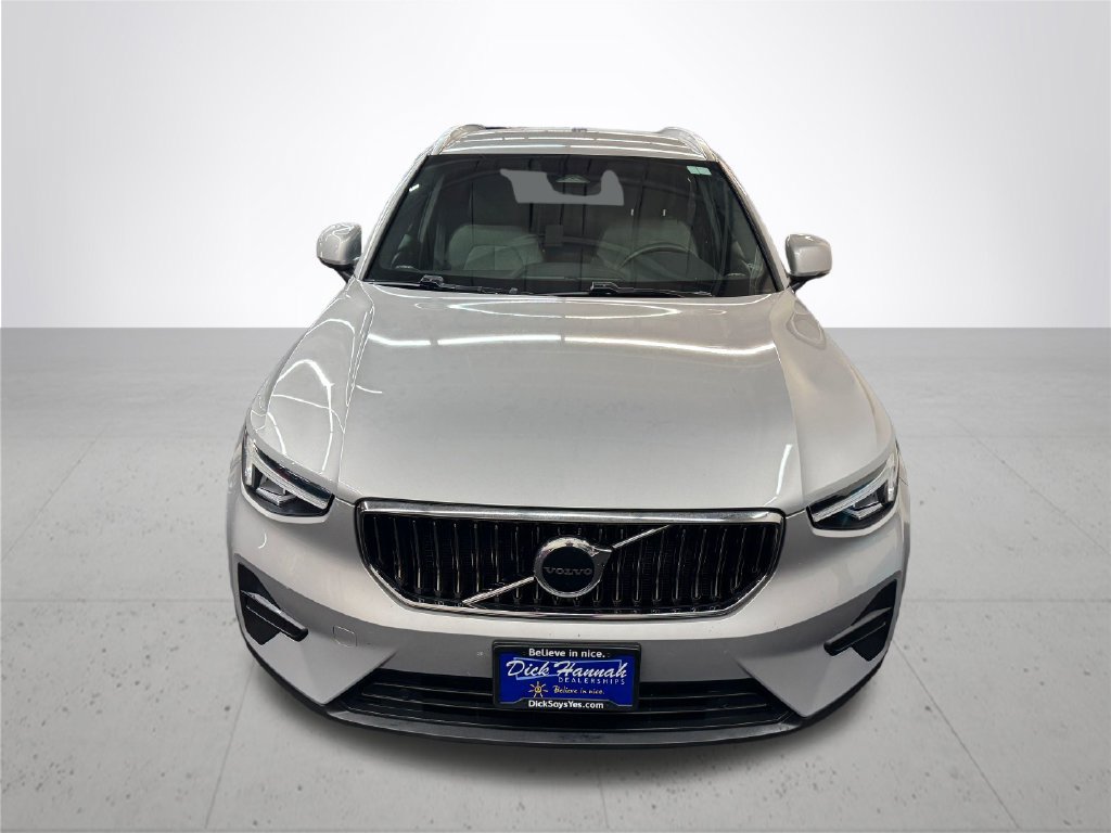 Used 2024 Volvo XC40 B5 Core AWD/4WD image 12