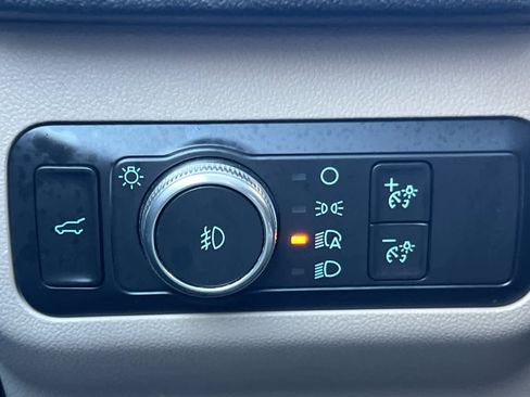 Used 2020 Ford Escape SEL image 30