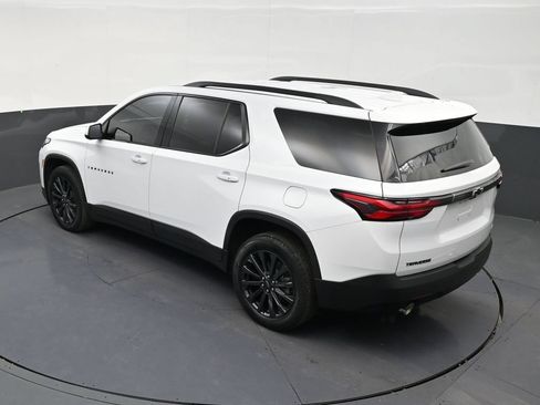 Used 2022 Chevrolet Traverse RS FWD image 14