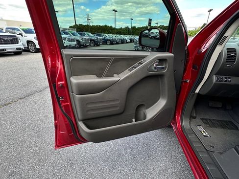 Used 2021 Nissan Frontier PRO-4X w/ Pro-4x Utility Package AWD/4WD image 23