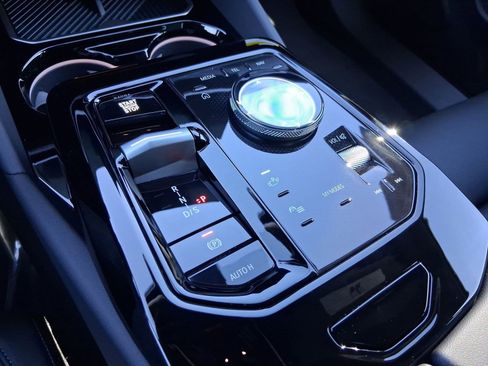 New 2026 BMW 540i xDrive w/ M Sport Package image 17