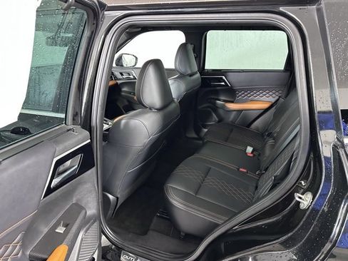 Used 2023 Mitsubishi Outlander SEL 40th Anniversary image 17
