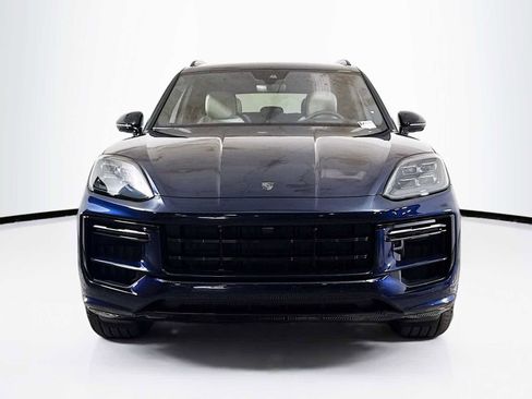 New 2025 Porsche Cayenne Turbo image 6