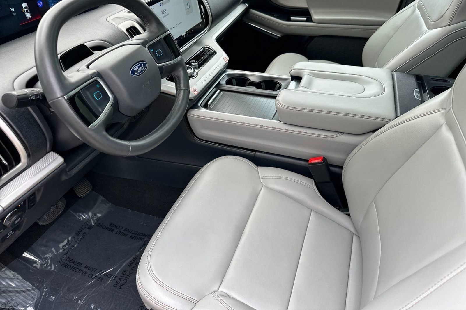 Used 2025 Ford Expedition Active AWD/4WD image 10