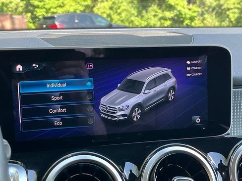 Used 2020 Mercedes-Benz GLB 250 4MATIC image 39