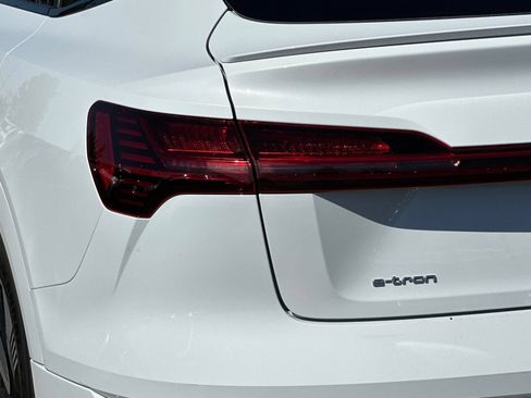 Used 2021 Audi e-tron Prestige w/ Prestige Package AWD/4WD image 26