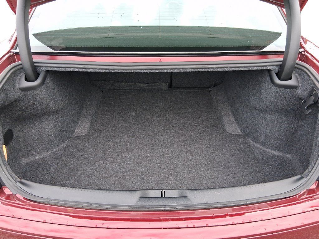 Used 2023 Chrysler 300 C RWD image 30
