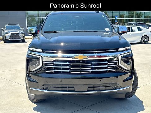 Used 2025 Chevrolet Suburban Premier w/ Sun And Tow Package AWD/4WD image 4