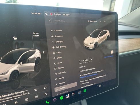 Used 2024 Tesla Model Y 2WD image 7