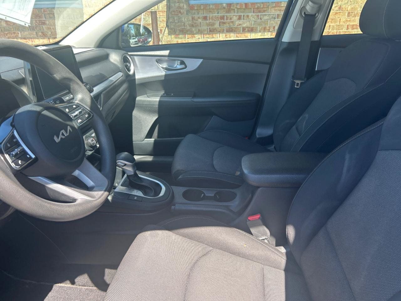 Used 2022 Kia Forte LXS FWD image 17