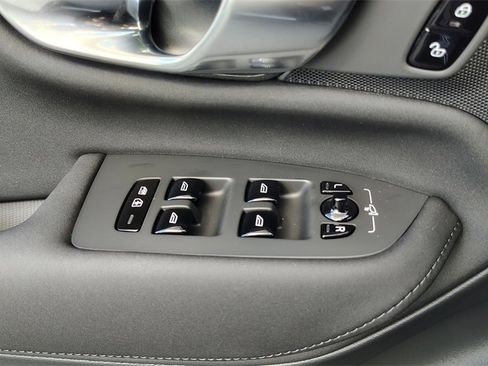 New 2026 Volvo XC90 B6 Plus image 10