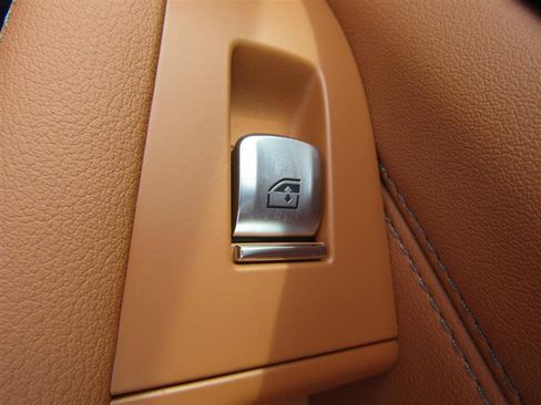 Used 2024 BMW X7 xDrive40i w/ Premium Package image 45