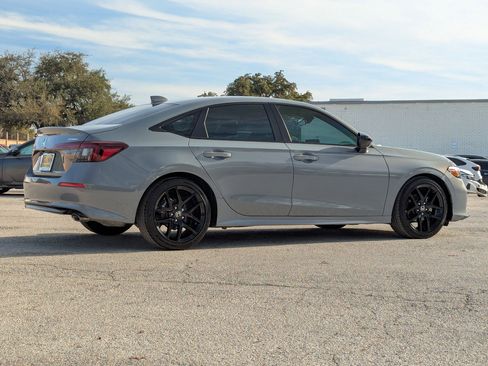 Used 2025 Honda Civic Sport image 4