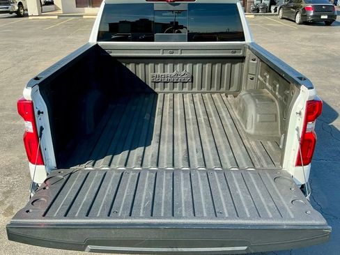 Used 2022 Chevrolet Silverado 1500 High Country w/ High Country Premium Package image 19