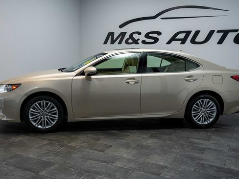 Used 2013 Lexus ES 350 w/ Luxury Pkg FWD image 3