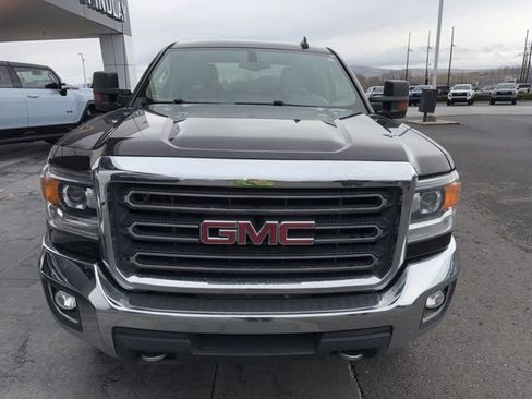 Used 2018 GMC Sierra 2500 SLE w/ SLE Preferred Package image 2