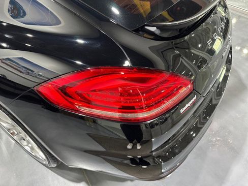 Used 2014 Porsche Panamera 4S Executive image 32