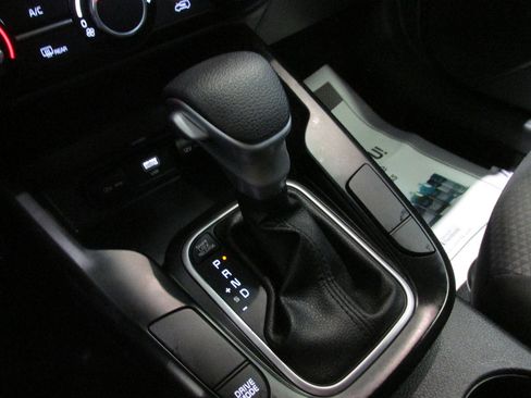 Used 2025 Kia Soul LX w/ LX Technology Package image 23