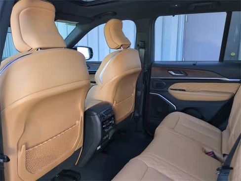 New 2025 Jeep Grand Cherokee Summit image 19