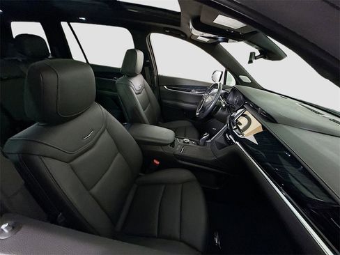 Used 2024 Cadillac XT6 Premium Luxury image 24