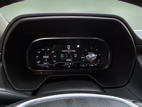 Used 2023 GMC Yukon XL SLT AWD/4WD image 15