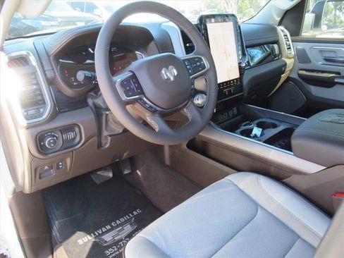 Used 2025 RAM 1500 Laramie image 16