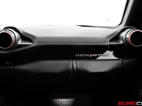 Used 2020 Ferrari 812 Superfast RWD image 36