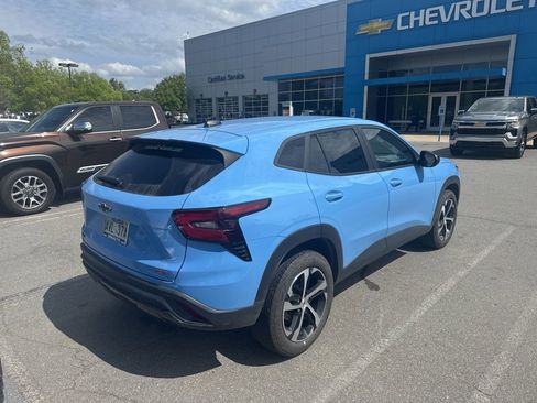 Used 2024 Chevrolet Trax RS w/ Driver Confidence Package FWD image 4