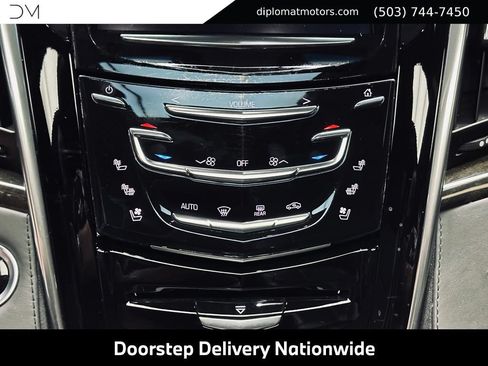 Used 2017 Cadillac Escalade ESV Platinum AWD/4WD image 42