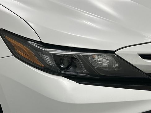 Used 2023 Toyota Camry SE image 25