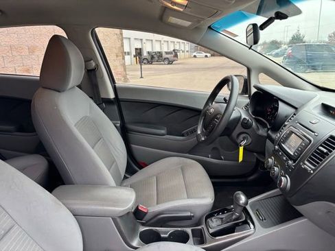 Used 2017 Kia Forte LX w/ LX Popular Package image 22