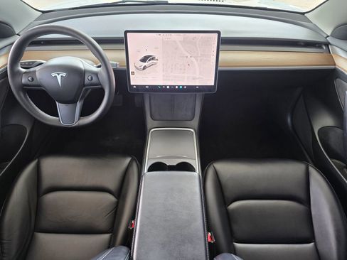 Used 2023 Tesla Model 3 Standard Range image 13
