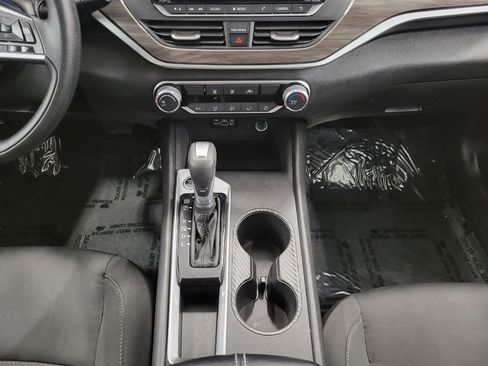 Used 2025 Nissan Altima 2.5 SV image 16