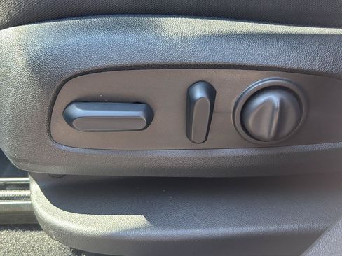 Used 2024 Chevrolet Equinox LT AWD/4WD image 21